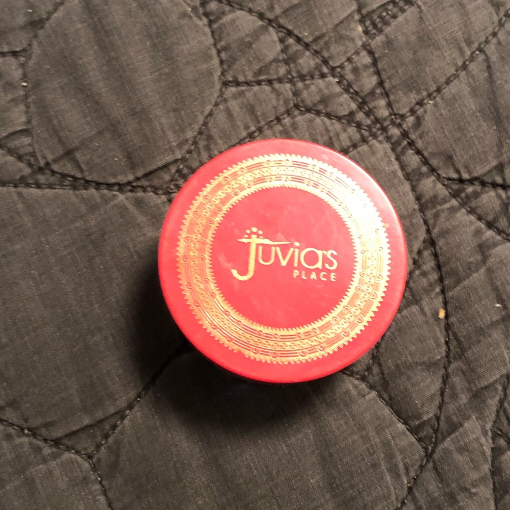 Juvia’s Place Loose highlighter